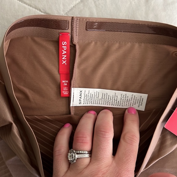 Spanx Thinstincts 2.0 Firm Control NWT medium - Picture 9 of 15